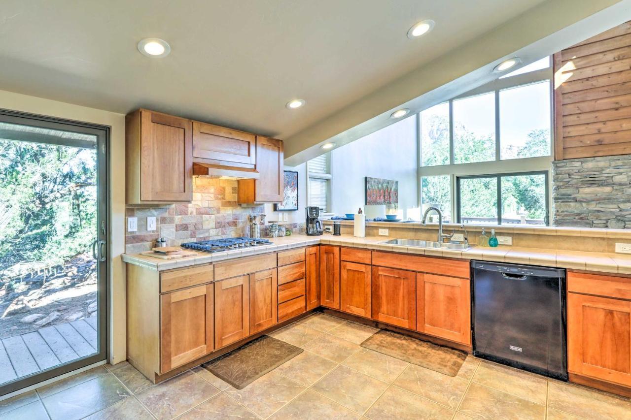 Bright Sedona Home With Deck And Mountain Views! Екстериор снимка